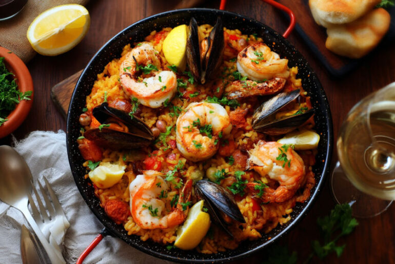 What Wine Goes with Seafood Paella