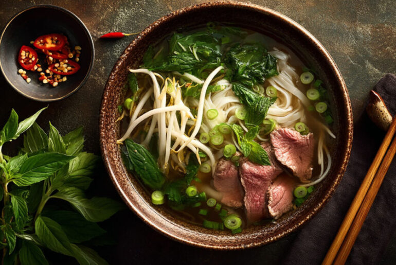how many calories in a bowl of Pho